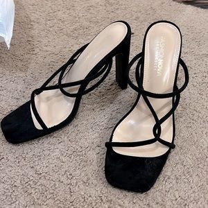 Brand new never worn fashion nova heals